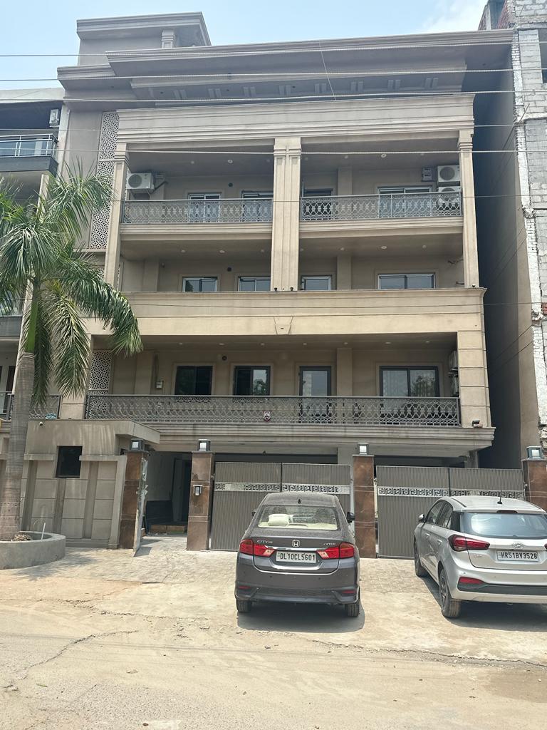 492 - Builder Floors